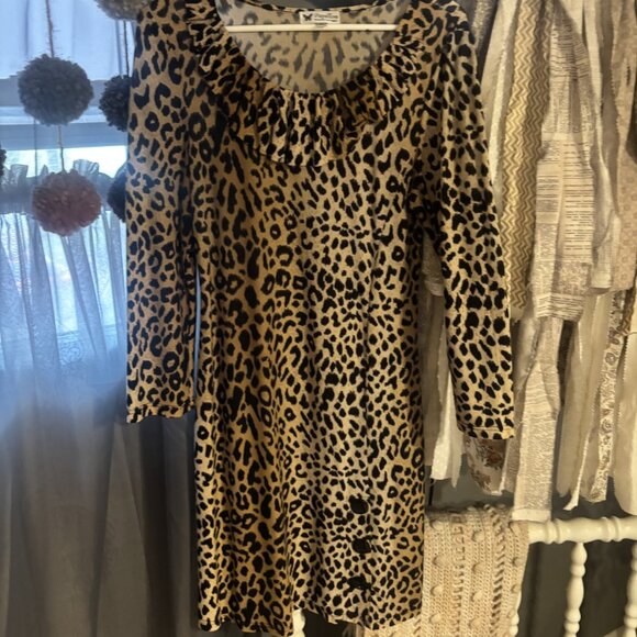 Papillon Dresses & Skirts - Papillon leopard dress with front ruffle around the neck, size M